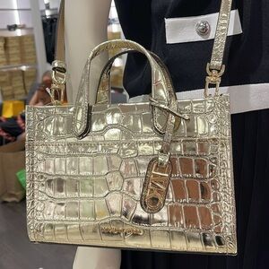Michael Kors Gigi Small Metallic Crocodile Embossed Leather Messenger
Pale Gold